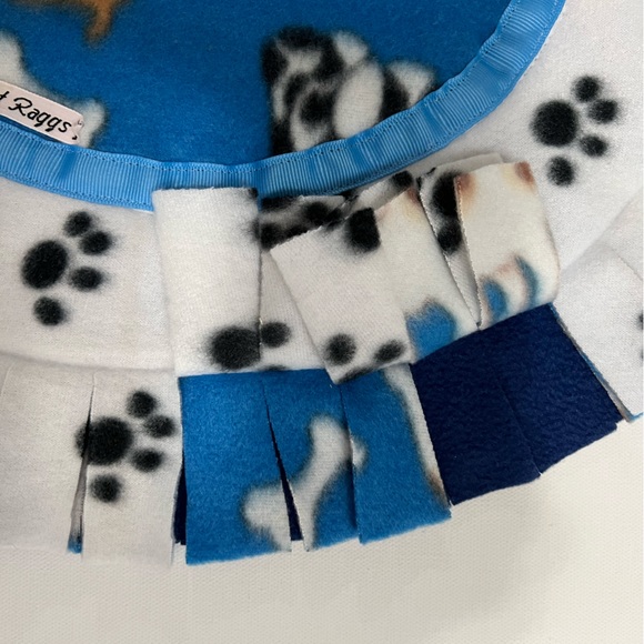 Handmade Designer Fleece Jacket with Collar. - Picture 8 of 10